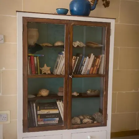 Charming With Large Terrace And Sea Views *