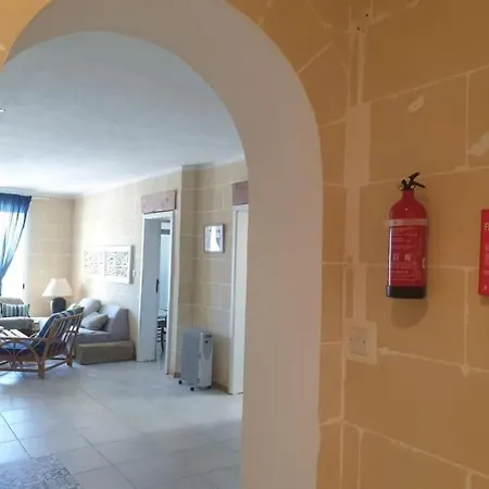 Charming With Large Terrace And Sea Views Xagħra