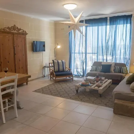 Charming With Large Terrace And Sea Views Xagħra