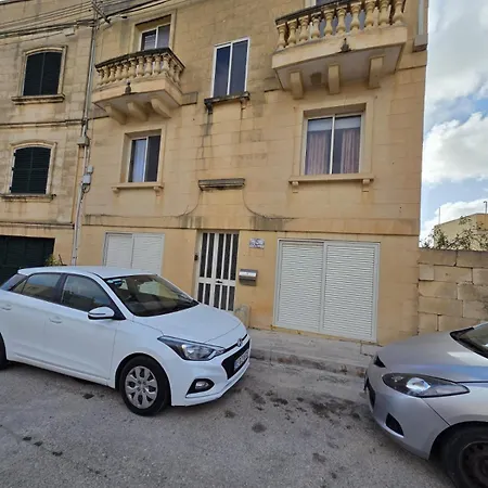 Charming With Large Terrace And Sea Views *