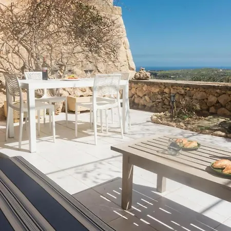 Charming With Large Terrace And Sea Views *