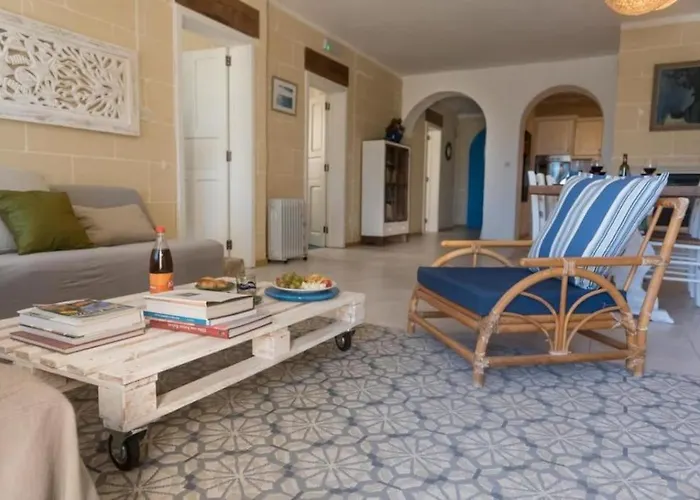 Charming With Large Terrace And Sea Views Apartamento