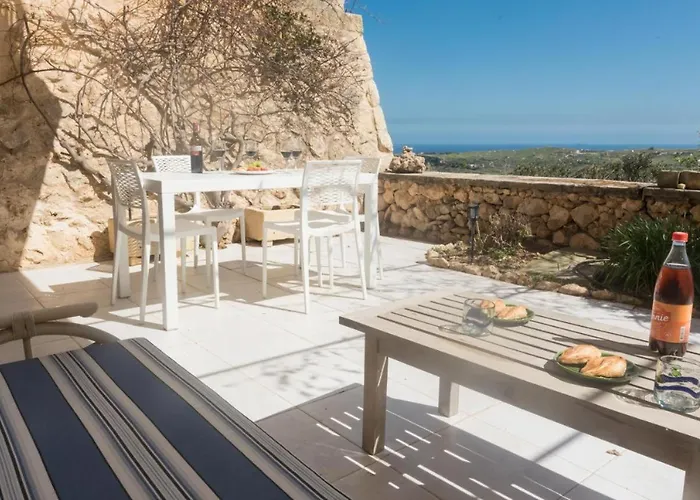 Charming With Large Terrace And Sea Views *